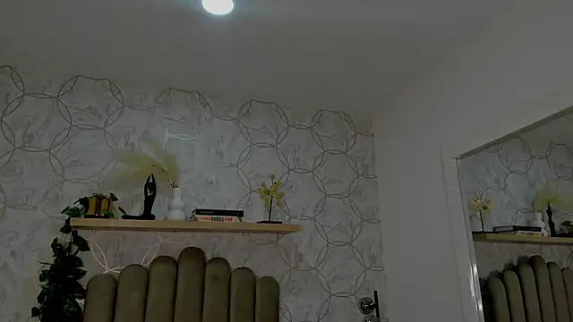 Snapshot of luna_bellucci chatting on June 13, 2026, 11:30 am luna bellucci online show from June 13, 2026, 11:30 am