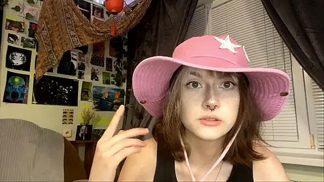 Snapshot of YourFavoriteAltgirl chatting on May 21, 2026, 9:33 pm YourFavoriteAltgirl online show from May 21, 2026, 9:33 pm