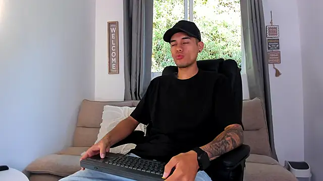 Snapshot of NickCopeer_ chatting on June 2, 2026, 12:29 pm NickCopeer online show from June 2, 2026, 12:29 pm