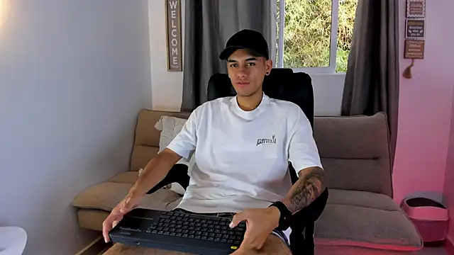 Snapshot of NickCopeer_ chatting on July 17, 2026, 1:07 pm NickCopeer online show from July 17, 2026, 1:07 pm
