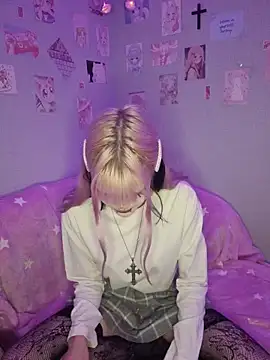 Snapshot of VelvetAlice chatting on June 2, 2026, 9:28 pm VelvetAlice online show from June 2, 2026, 9:28 pm