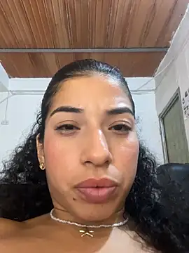 Snapshot of Miily_0 chatting on June 25, 2026, 5:12 am Miily 0 online show from June 25, 2026, 5:12 am