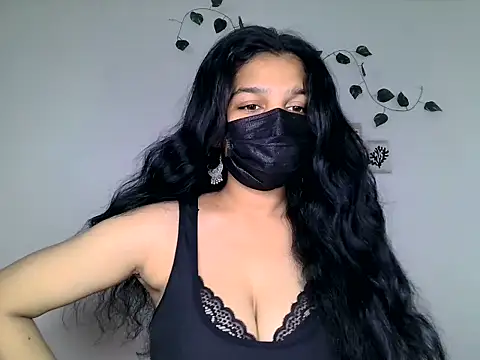 Snapshot of suzan_melly chatting on June 23, 2026, 6:11 am suzan melly online show from June 23, 2026, 6:11 am