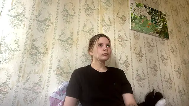 SusanaLeichty online show from July 10, 2026, 2:19 pm