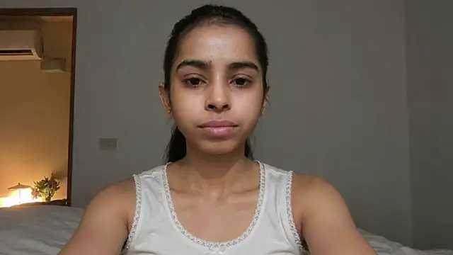 Snapshot of Aliyabhatt_8 chatting on May 22, 2026, 1:17 pm Aliyabhatt 8 online show from May 22, 2026, 1:17 pm