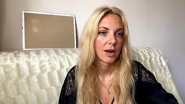 Snapshot of Allmaybe chatting on July 3, 2026, 3:07 pm Allmaybe online show from July 3, 2026, 3:07 pm