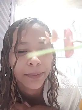 Snapshot of littlehoney00 chatting on May 22, 2026, 4:45 pm littlehoney00 online show from May 22, 2026, 4:45 pm