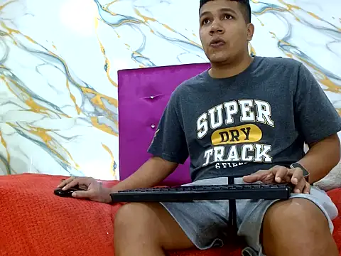 Snapshot of stevenmeggan chatting on June 19, 2026, 3:11 am stevenmeggan online show from June 19, 2026, 3:11 am