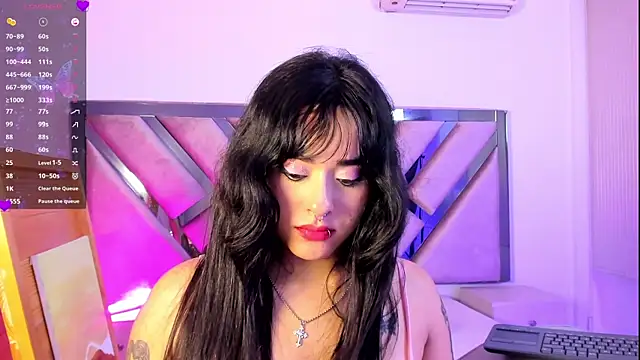 Snapshot of Elena_Tylor chatting on June 14, 2026, 2:24 am Elena Tylor online show from June 14, 2026, 2:24 am