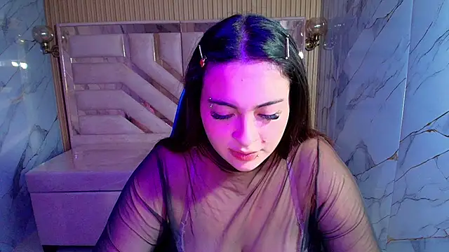 Kiara Moon r online show from July 7, 2026, 6:47 am