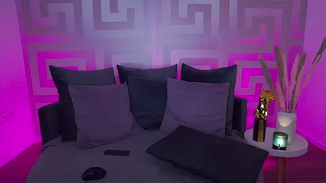 Mina Babe online show from March 2, 2025, 9:10 am