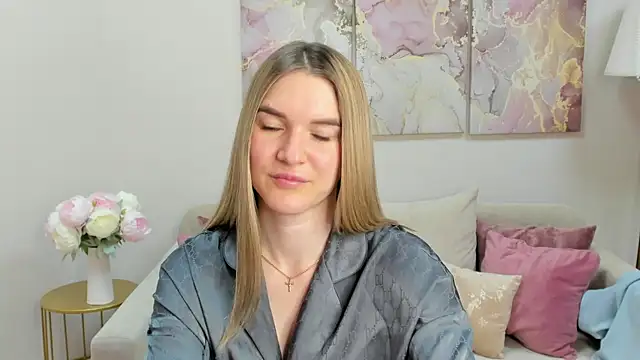 Snapshot of RoxyReignn chatting on June 11, 2026, 2:53 am RoxyReignn online show from June 11, 2026, 2:53 am