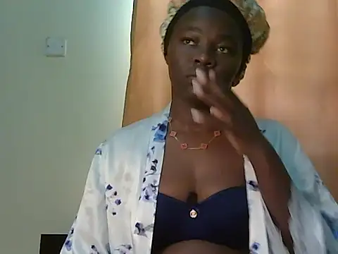 Snapshot of roziebeauty chatting on June 22, 2026, 12:13 pm roziebeauty online show from June 22, 2026, 12:13 pm
