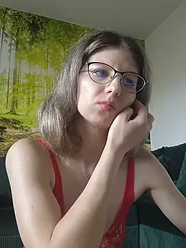 Snapshot of Selena_Rosse chatting on June 10, 2026, 12:48 pm Selena Rosse online show from June 10, 2026, 12:48 pm