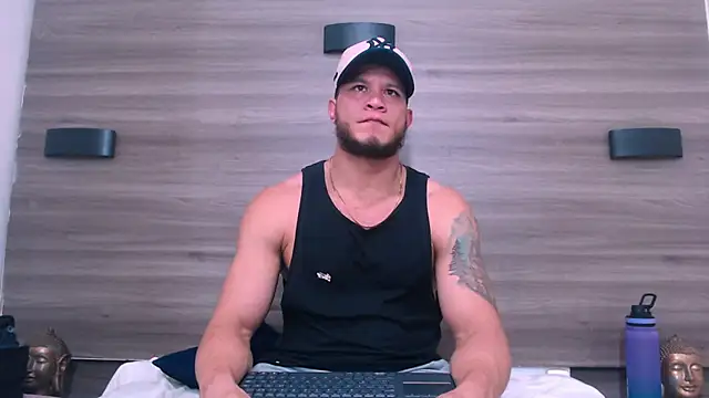 Snapshot of Maximiliano_Stronge chatting on June 29, 2026, 9:04 pm Maximiliano Stronge online show from June 29, 2026, 9:04 pm