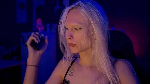 Snapshot of sindLy chatting on July 18, 2026, 9:18 pm sindLy online show from July 18, 2026, 9:18 pm