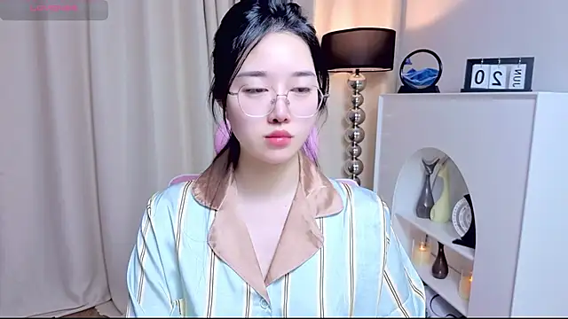 Snapshot of miuu6868 chatting on June 20, 2026, 2:14 am miuu6868 online show from June 20, 2026, 2:14 am