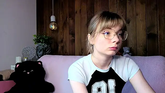 Snapshot of IvoryPesante chatting on June 12, 2026, 9:08 am IvoryPesante online show from June 12, 2026, 9:08 am