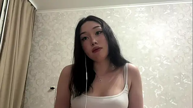 Snapshot of LilowNax chatting on May 25, 2026, 5:52 pm LilowNax online show from May 25, 2026, 5:52 pm
