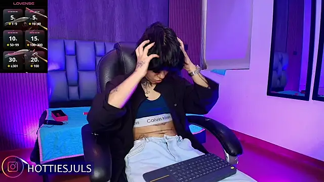 Snapshot of hottiesjuls chatting on July 20, 2026, 7:05 pm hottiesjuls online show from July 20, 2026, 7:05 pm