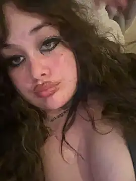 Snapshot of 6foot3Woman chatting on July 2, 2026, 3:23 am 6foot3Woman online show from July 2, 2026, 3:23 am