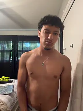 Snapshot of latino_switch chatting on June 16, 2026, 2:36 am latino switch online show from June 16, 2026, 2:36 am