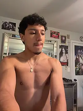 Snapshot of latino_switch chatting on June 19, 2026, 5:06 pm latino switch online show from June 19, 2026, 5:06 pm