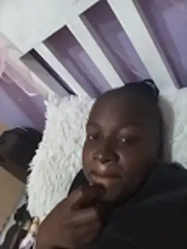 Snapshot of Ebonylouisa chatting on July 18, 2026, 8:34 pm Ebonylouisa online show from July 18, 2026, 8:34 pm