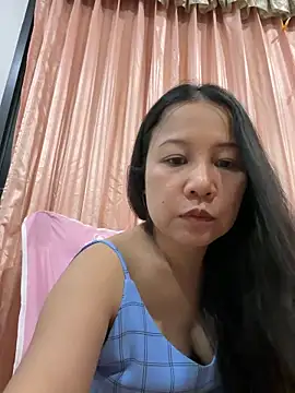 Snapshot of LINDA_HD chatting on May 26, 2026, 1:29 pm LINDA HD online show from May 26, 2026, 1:29 pm