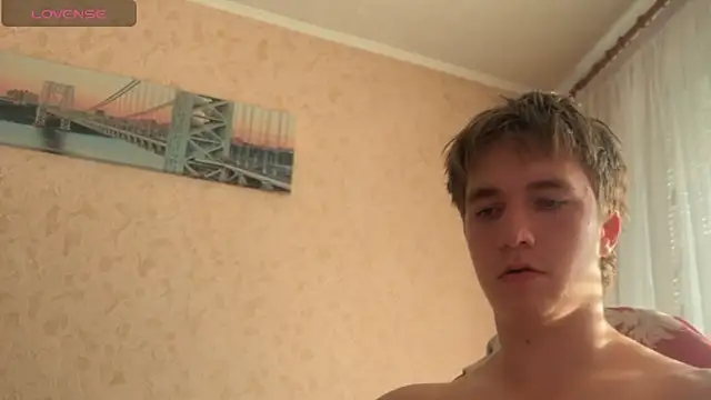 Snapshot of Goolden_Flaash chatting on August 3, 2026, 2:44 pm Goolden Flaash online show from August 3, 2026, 2:44 pm
