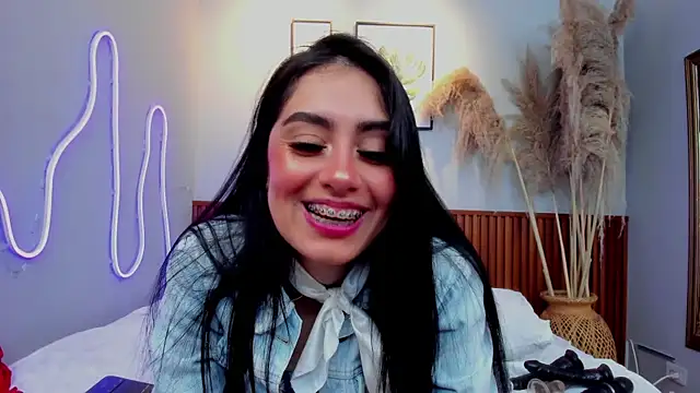 Snapshot of CARLA_FERRERM chatting on June 16, 2026, 8:44 pm CARLA FERRERM online show from June 16, 2026, 8:44 pm