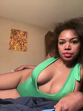 Snapshot of andera_horn chatting on June 5, 2026, 6:35 pm andera horn online show from June 5, 2026, 6:35 pm