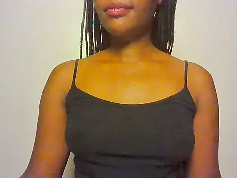 Snapshot of DivineDollx chatting on July 6, 2026, 9:50 pm DivineDollx online show from July 6, 2026, 9:50 pm