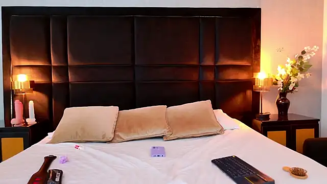 Snapshot of CintiaHolmss chatting on June 20, 2026, 2:03 am CintiaHolmss online show from June 20, 2026, 2:03 am