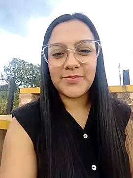 Snapshot of Sexy_nayra_outdoors_ chatting on May 27, 2026, 8:50 pm Sexy nayra outdoors online show from May 27, 2026, 8:50 pm