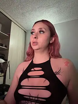 Snapshot of Sophia_LuxxX chatting on June 2, 2026, 11:18 pm Sophia LuxxX online show from June 2, 2026, 11:18 pm