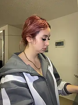 Snapshot of Sophia_LuxxX chatting on June 10, 2026, 7:57 pm Sophia LuxxX online show from June 10, 2026, 7:57 pm