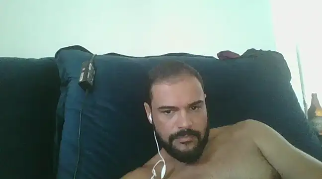 Pistola faminta online show from February 18, 2025, 1:44 pm