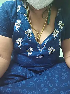 Snapshot of Tamil-kaviya98 chatting on June 18, 2026, 8:58 am Tamil-kaviya98 online show from June 18, 2026, 8:58 am