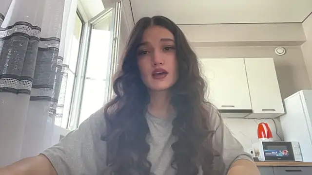Snapshot of LisetteParajon chatting on July 4, 2026, 5:13 am LisetteParajon online show from July 4, 2026, 5:13 am