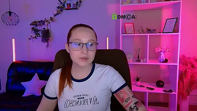Snapshot of kerry_red chatting on June 2, 2026, 8:16 am kerry red online show from June 2, 2026, 8:16 am