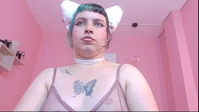 Snapshot of _sofia_smth_xx chatting on June 10, 2026, 7:02 pm sofia smth xx online show from June 10, 2026, 7:02 pm