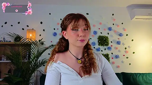 Snapshot of justmeavery chatting on May 27, 2026, 7:22 pm justmeavery online show from May 27, 2026, 7:22 pm
