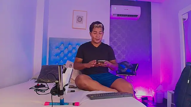 Snapshot of Joel_carterr chatting on July 8, 2026, 7:29 pm Joel carterr online show from July 8, 2026, 7:29 pm