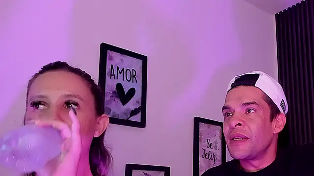 Snapshot of Mia_and_Erick chatting on June 11, 2026, 4:10 am Mia and Erick online show from June 11, 2026, 4:10 am