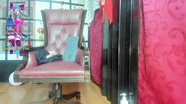 Snapshot of _QueenMarilyn chatting on July 8, 2026, 7:07 pm QueenMarilyn online show from July 8, 2026, 7:07 pm