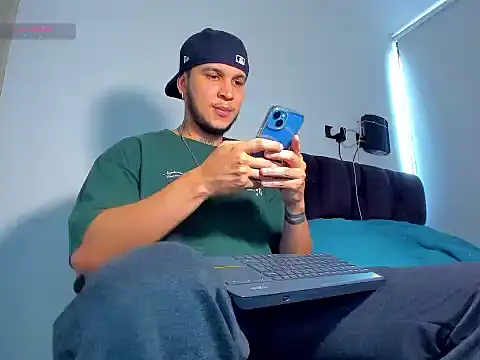 Snapshot of jacob_lautnerr chatting on June 5, 2026, 9:09 pm jacob lautnerr online show from June 5, 2026, 9:09 pm