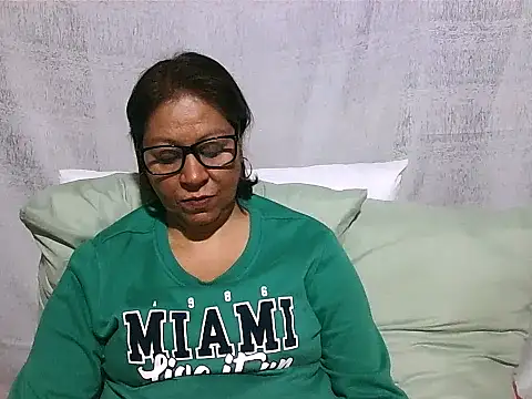 Snapshot of IndianSexyMilf69 chatting on June 22, 2026, 3:08 am IndianSexyMilf69 online show from June 22, 2026, 3:08 am