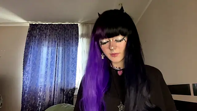 Snapshot of HolyCute chatting on June 12, 2026, 3:11 pm HolyCute online show from June 12, 2026, 3:11 pm