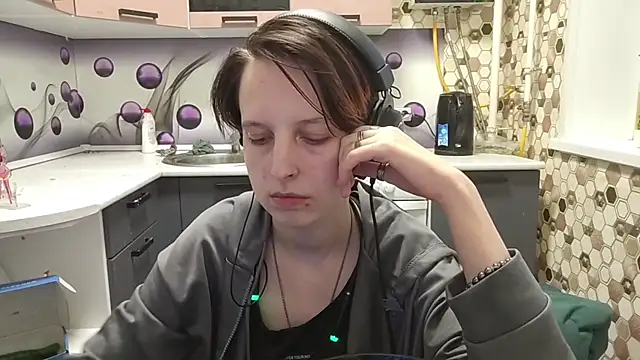 Snapshot of Saranade chatting on June 25, 2026, 5:28 pm Saranade online show from June 25, 2026, 5:28 pm